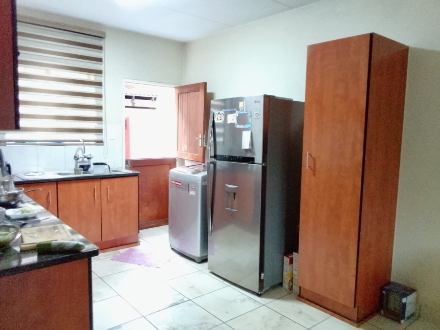To Let 3 Bedroom Property for Rent in Waterval East North West